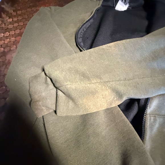 Carhartt Olive Green Hoodie - Picture 2 of 2